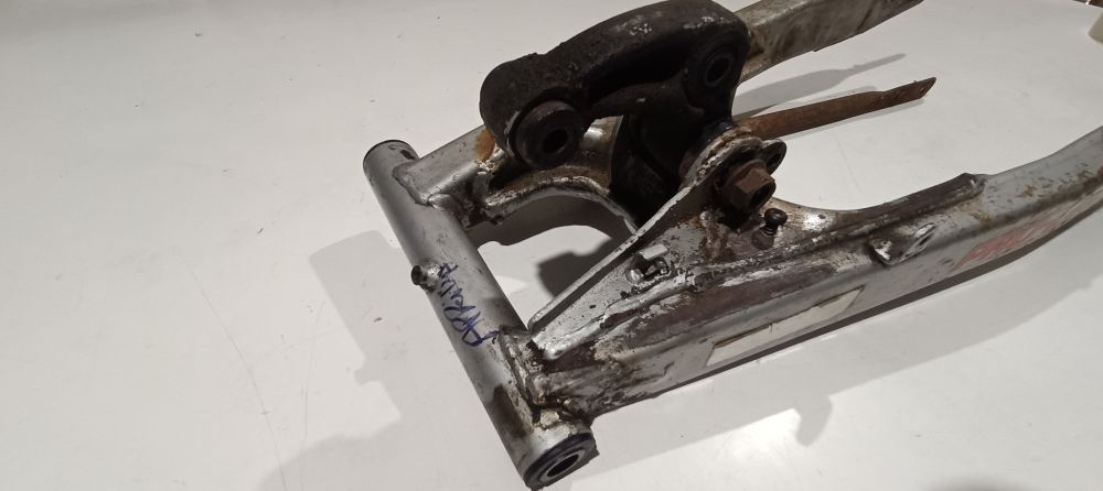 forcellone posteriore usato honda xl 200