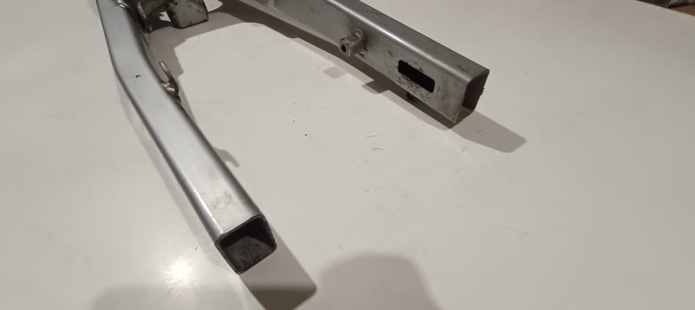 forcellone posteriore usato honda ns 125 con pattino catena