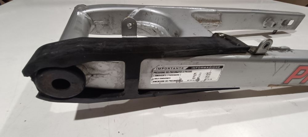 forcellone posteriore usato honda ns 125 con pattino catena