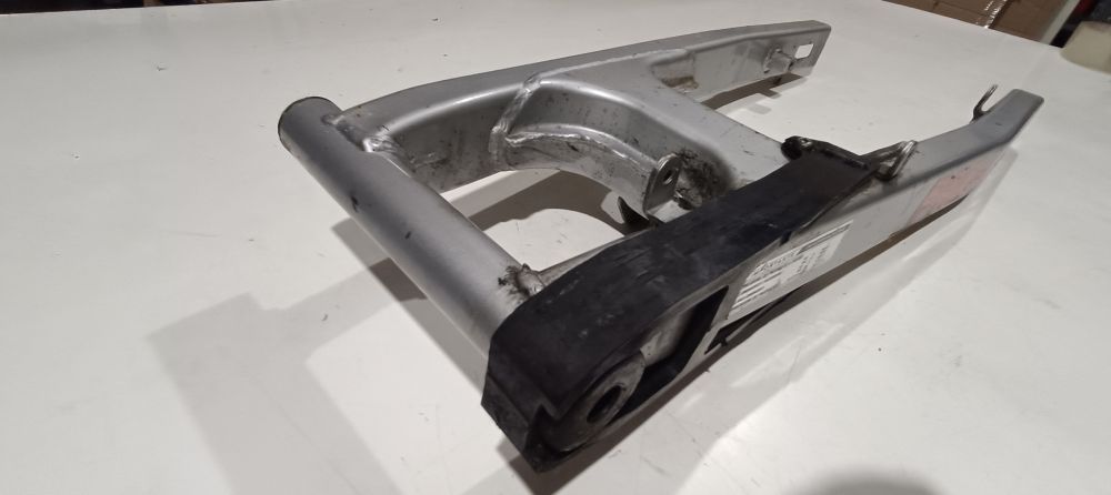 forcellone posteriore usato honda ns 125 con pattino catena