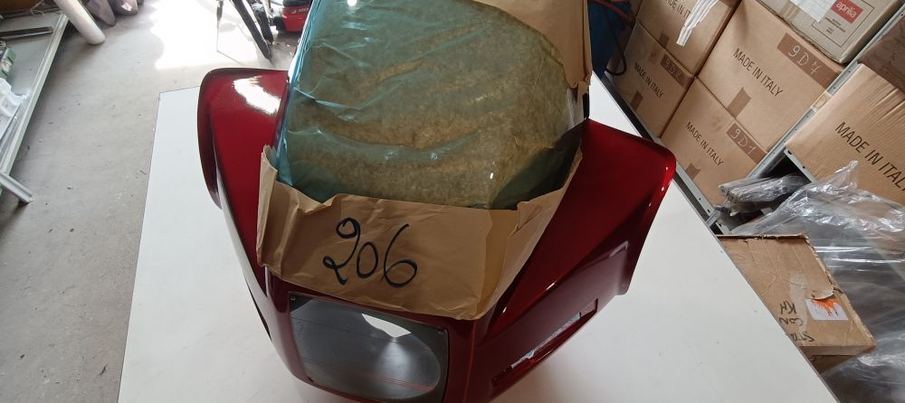 carena cupolino nuovo con plexiglass nuovo moto suzuki epoca