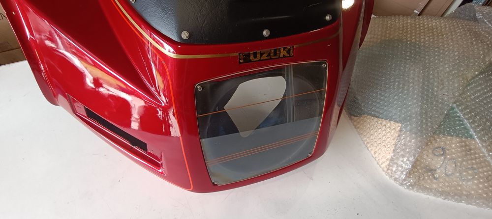 carena cupolino nuovo con plexiglass nuovo moto suzuki epoca