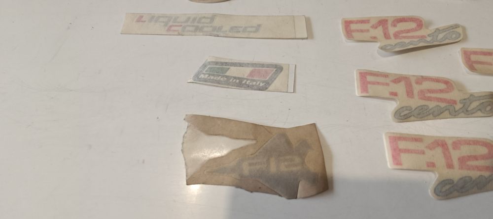 21 adesivi vari malaguti phantom e non solo