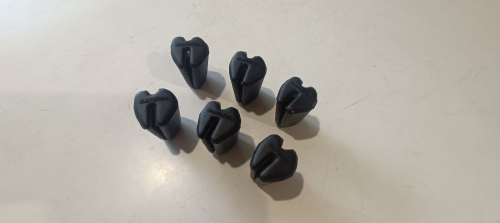 kit parastrappi nuovi cagiva elefant 750 / 900 &acute;93 &ndash; &acute;97 &ndash; canyon 500 / 900 &acute;96 &ndash; &acute;02 &ndash; navigator 1000 &acute;00 &ndash; &acute;05