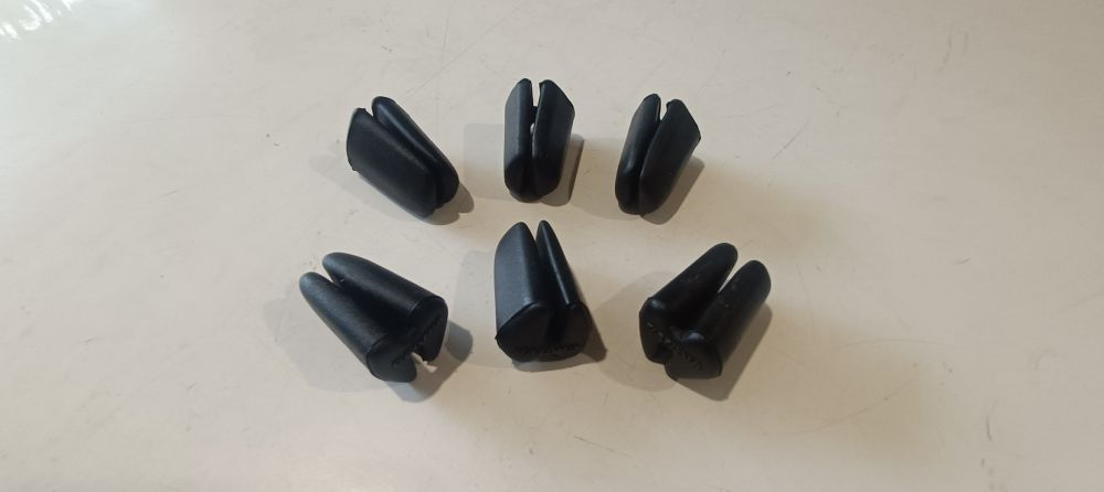 kit parastrappi nuovi cagiva elefant 750 / 900 &acute;93 &ndash; &acute;97 &ndash; canyon 500 / 900 &acute;96 &ndash; &acute;02 &ndash; navigator 1000 &acute;00 &ndash; &acute;05