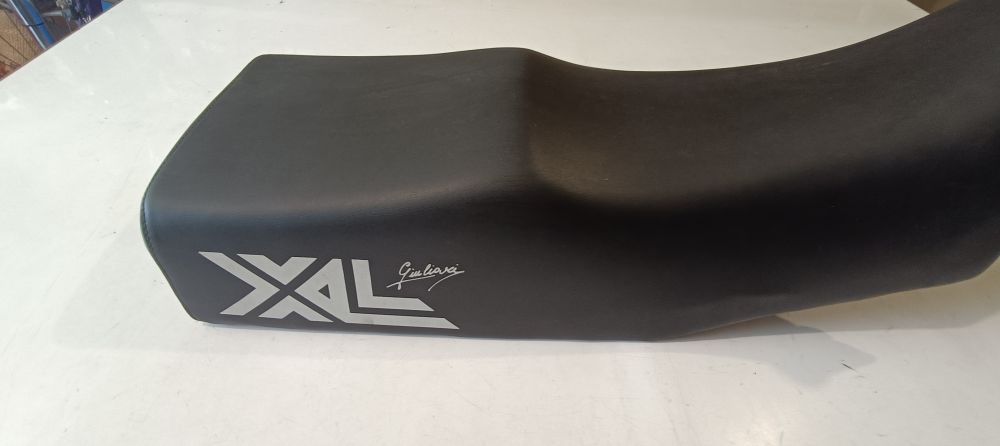 sella nera nuova giuliari honda xl600r