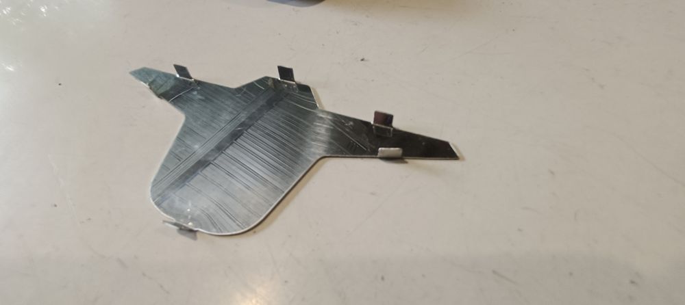 stemma metallico originale nuovo con elefantino cagiva sst 350