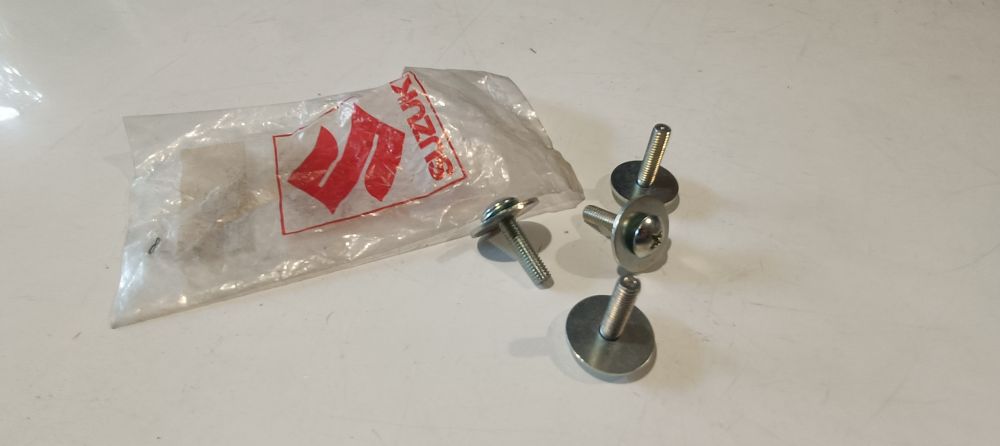 4 viti originali suzuki m6 lunghezza 29
