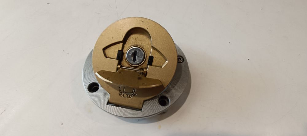 tappo serbatoio originale usato ct4 -103 cagiva mito senza chiavi