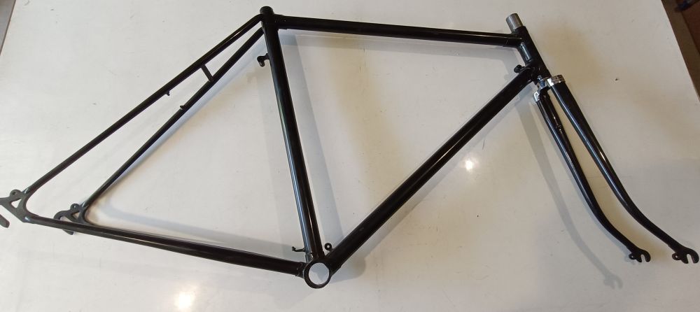 telaio nuovo con forcella e parafanghi bici passeggio epoca -dovrebbe essere una bianchi -