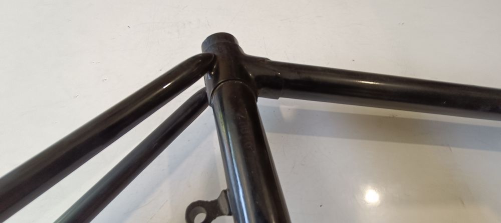 telaio nuovo con forcella e parafanghi bici passeggio epoca -dovrebbe essere una bianchi -