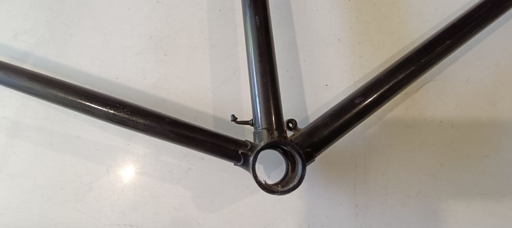 telaio nuovo con forcella e parafanghi bici passeggio epoca -dovrebbe essere una bianchi -