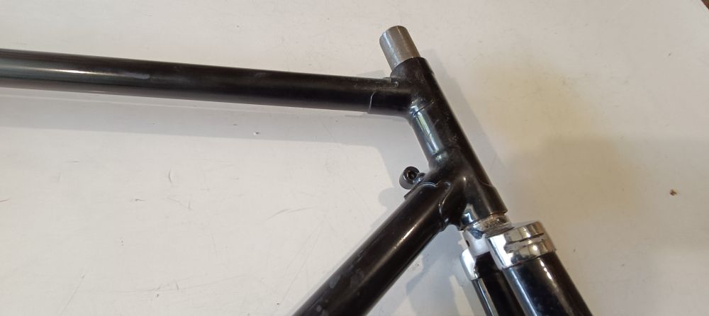 telaio nuovo con forcella e parafanghi bici passeggio epoca -dovrebbe essere una bianchi -