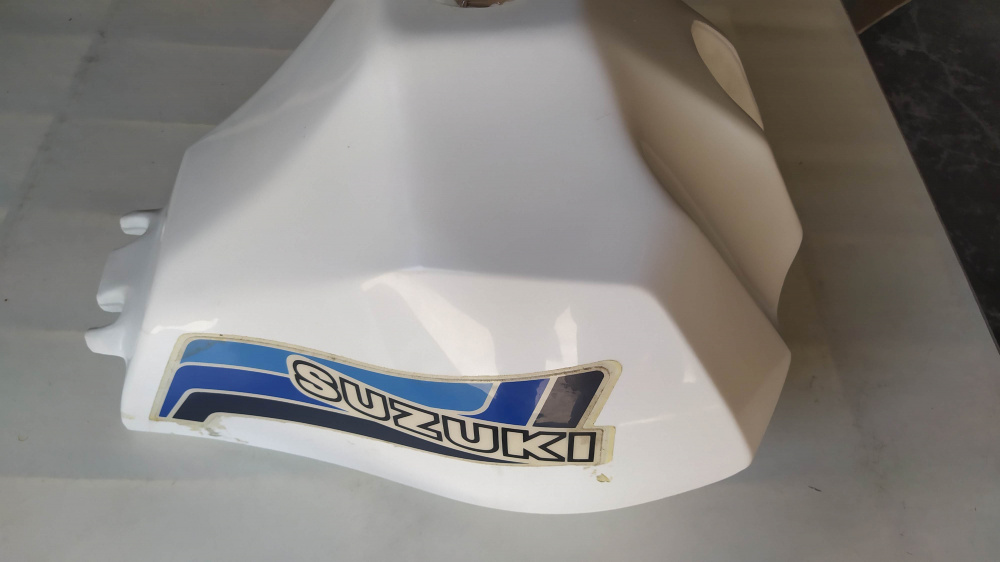 serbatoio plastica per suzuki