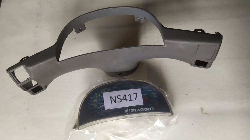 cruscotto completo di coprimanubrio usato piaggio zip cev 44889