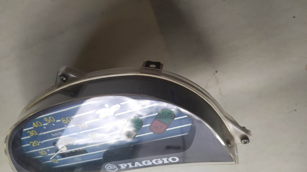 cruscotto completo di coprimanubrio usato piaggio zip cev 44889