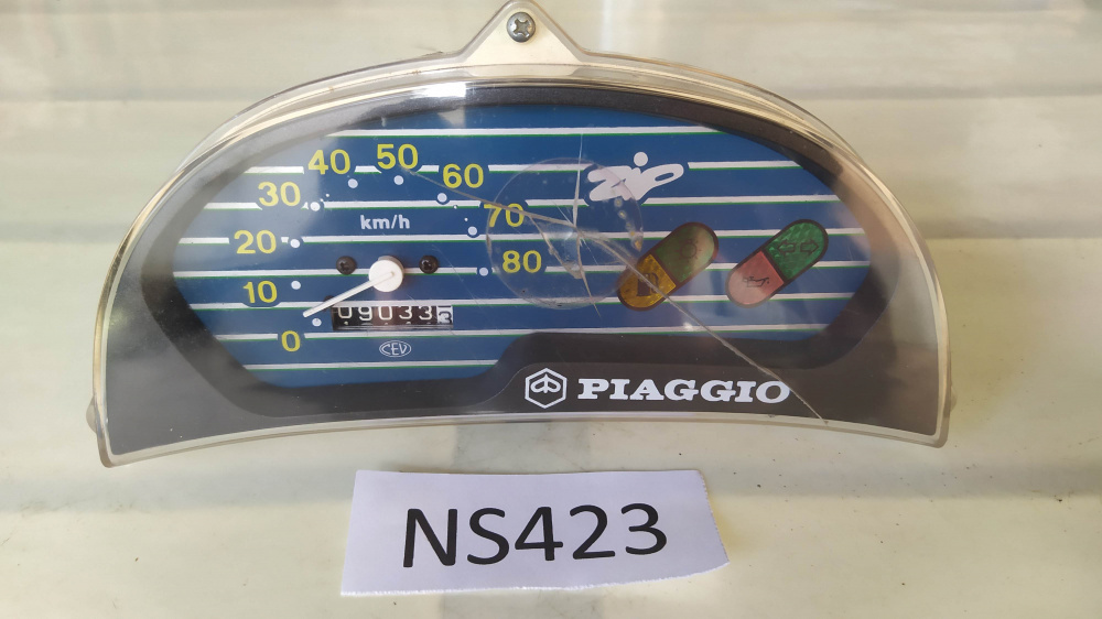 cruscotto usato piaggio zip cev 44889 (vetro rotto)