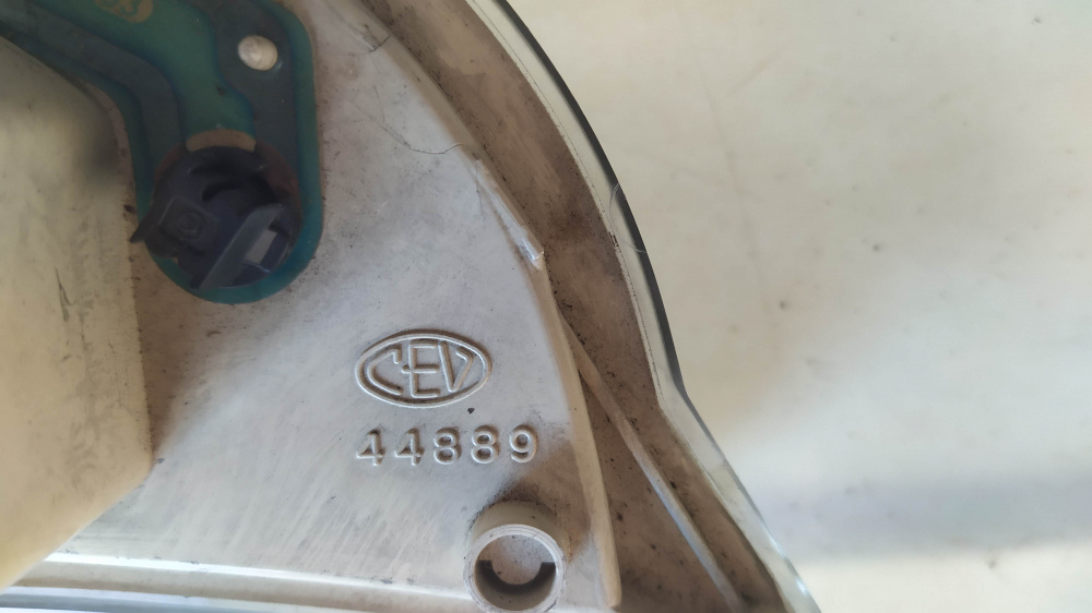 cruscotto usato piaggio zip cev 44889 (vetro rotto)