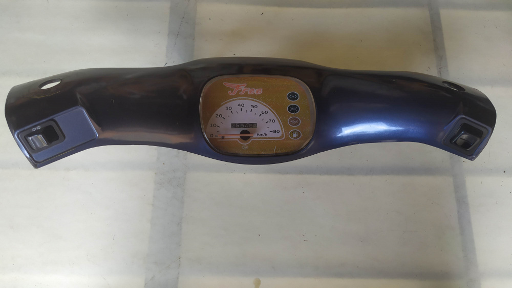 cruscotto completo di coprimanubrio usato piaggio free