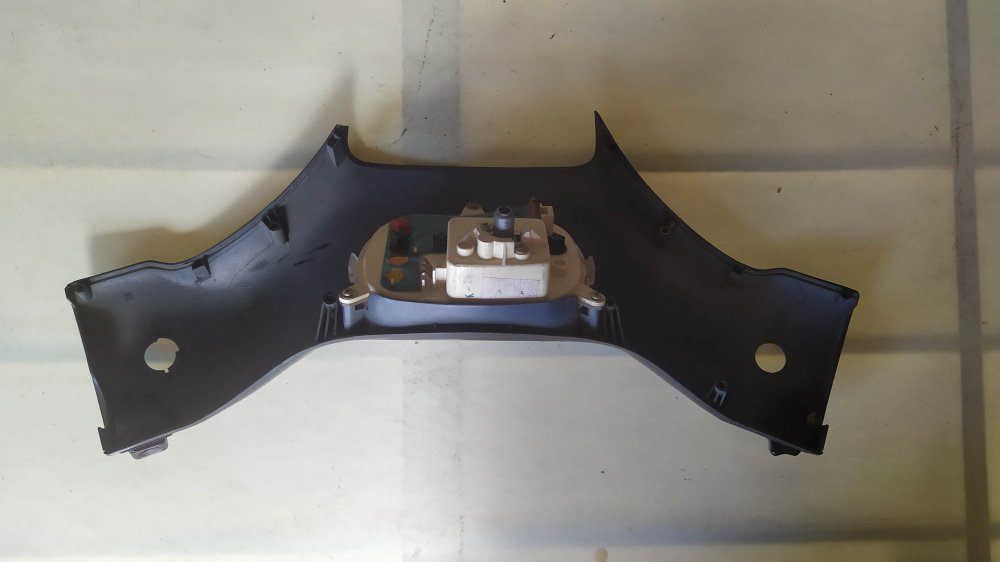 cruscotto completo di coprimanubrio usato piaggio free