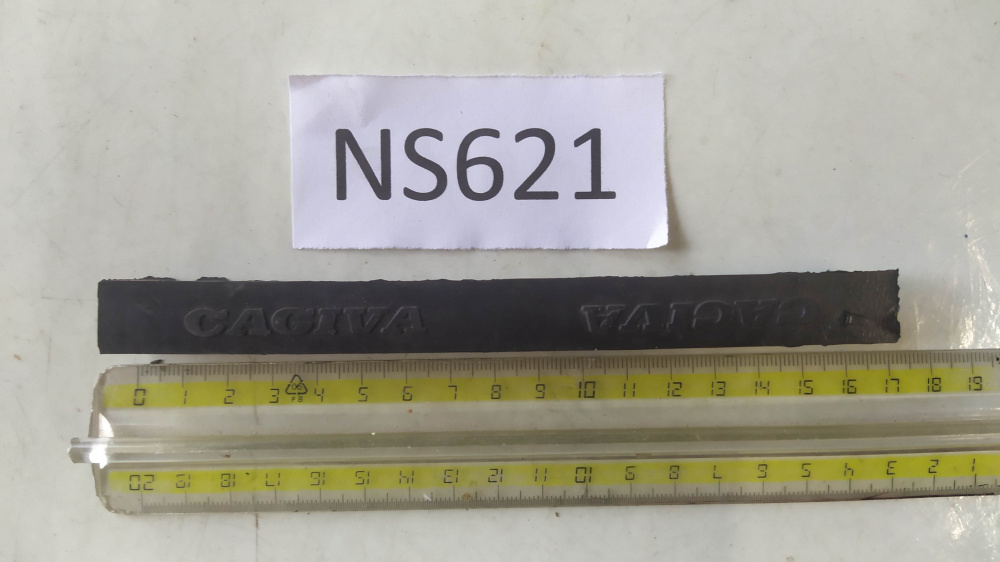 gommino antivibrante per cilindro cagiva - lunghezza circa 17 cm - 14 tacche