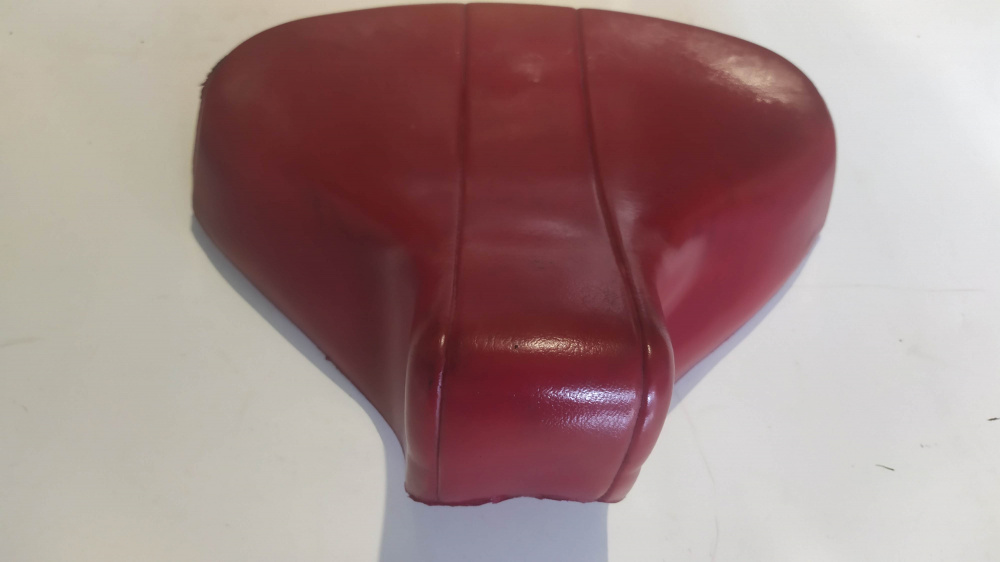coprisella usata rossa originale con scritta piaggio per ciclomotori