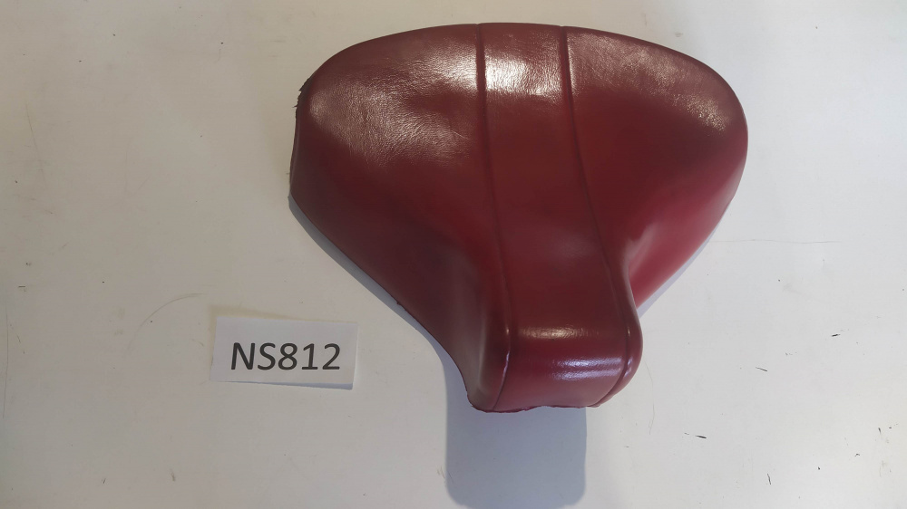 coprisella usata rossa originale con scritta piaggio per ciclomotori
