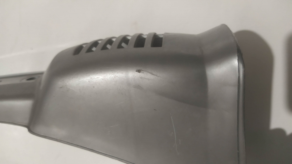 mascherina anteriore originale vespa 50 special - presenta segni di stoccaggio -