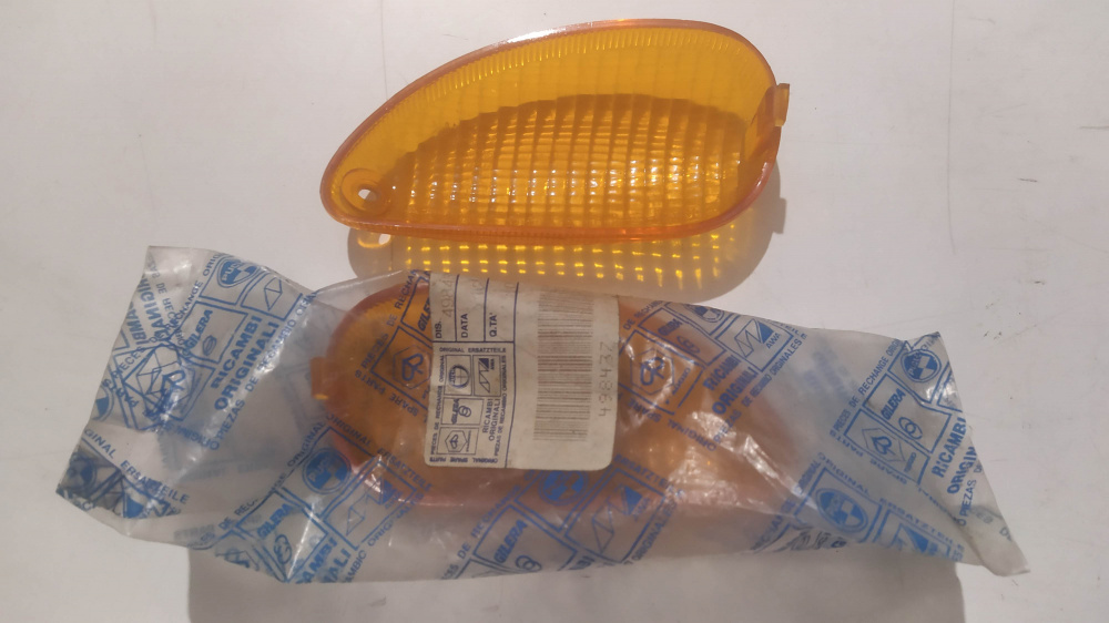 coppia gemme frecce posteriori originali piaggio nrg primi modelli / gilera typhoon