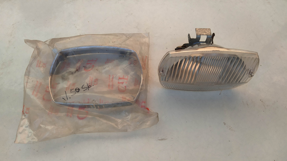 faro anteriore originale siem 7031 con cornice non originale piaggio vespa special