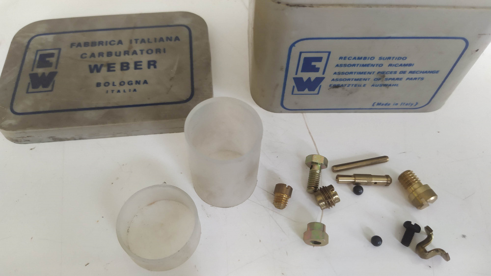 kit ricambio carburatori weber tipo 28 imb 1 100 - non ho la certezza sia completo -