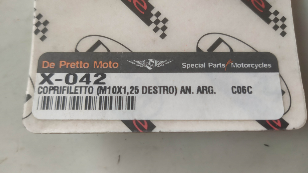 coprifiletto m10x1,25 destro anodizzato argento